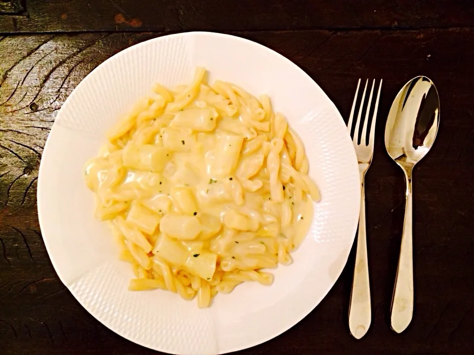 Cheese pasta with aspargus|Nicole Baranelliさん