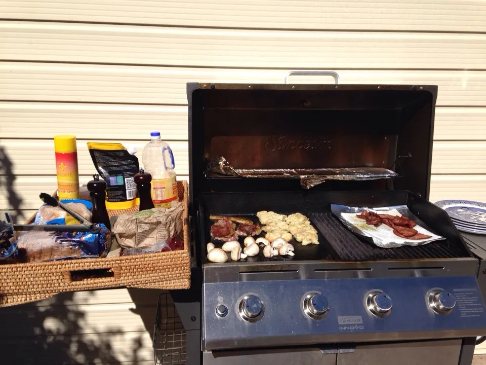 Sunday morning BBQ...New Zealand style :)|Miriam Hughesさん