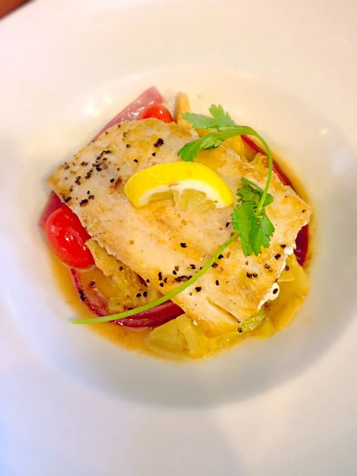 Lemon pepper Mahi Mahi  with a lemon /white wine emulsion.|Joeさん