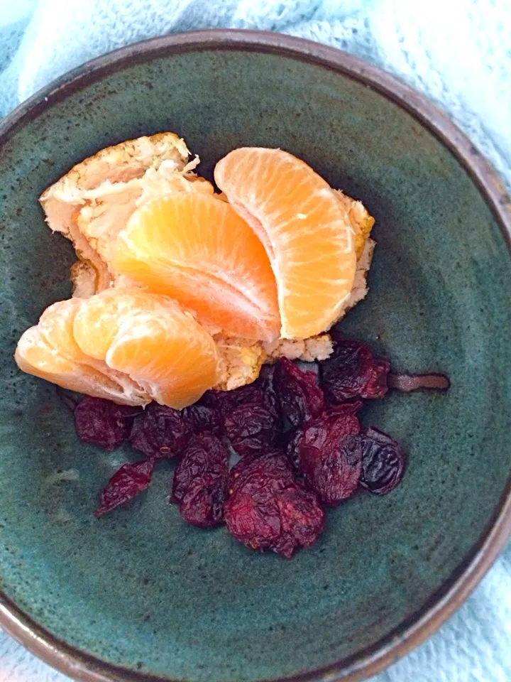 Nectarine and dried cranberries|Emma Bloemendalさん