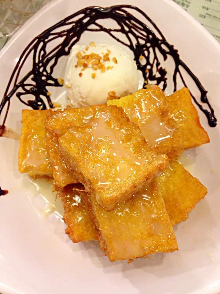 Savory French Toast Bites served with ice-cream|Pauline MOONさん