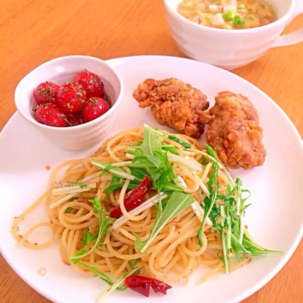 Snapdishの料理写真:水菜と桜海老とじゃこのパスタ|mipayaさん