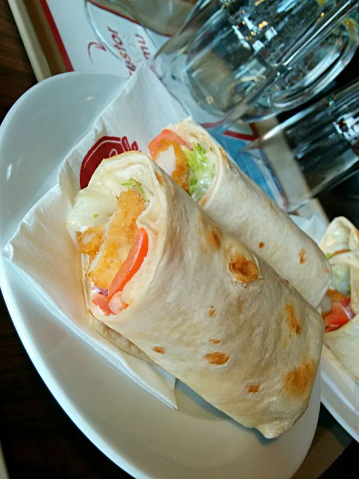 chicken wraps with cherry tomatoes|LucieFoodさん