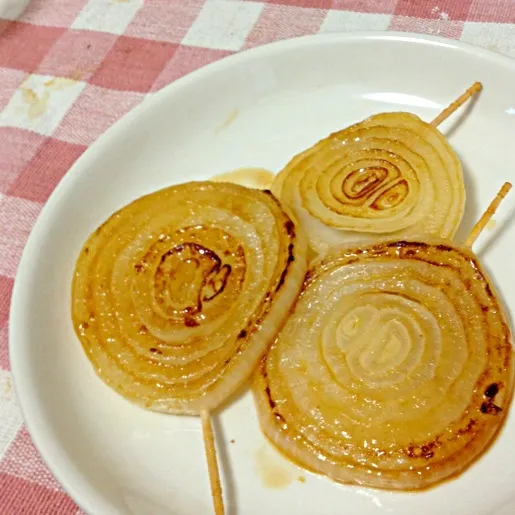 新玉ねぎのバターにんにく醤油ステーキ|あめりさん