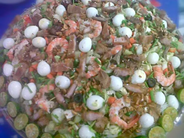 Philippine Cuisine: Birthday Noodles For Long Life..|Dan Alfred Garcia Madriagaさん