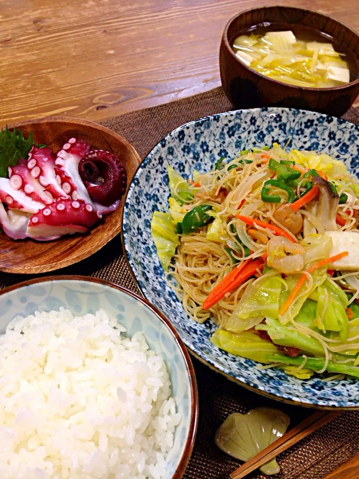 Snapdishの料理写真:野菜たっぷり焼きビーフン！！|＊Haruna＊さん