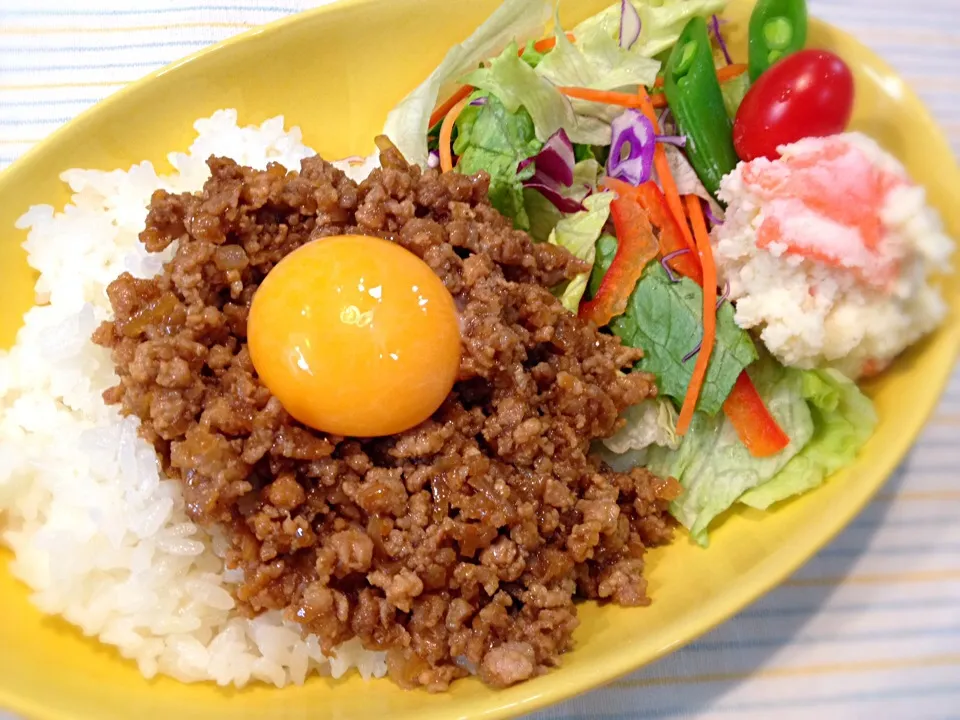 リリたんこぶさんの『豚コマを刻んで作った肉味噌ごはん』|うっちーさん