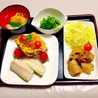 Snapdishの料理写真:サバ缶そぼろの押し寿司|Takenakaさん