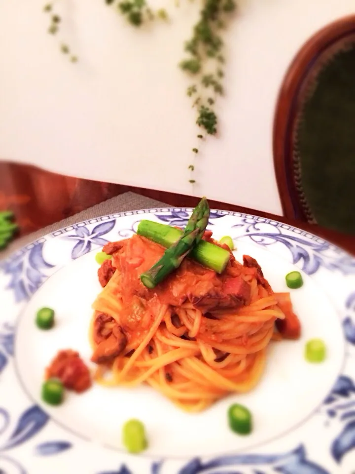 今夜は😋
ドライトマト🍅とアスパラ🌱の
クリーミーパスタ🍝🍴🍷|chieさん