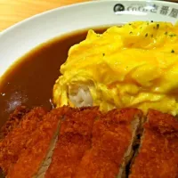 Snapdishの料理写真:炸豬排咖哩蛋包飯|Janeさん