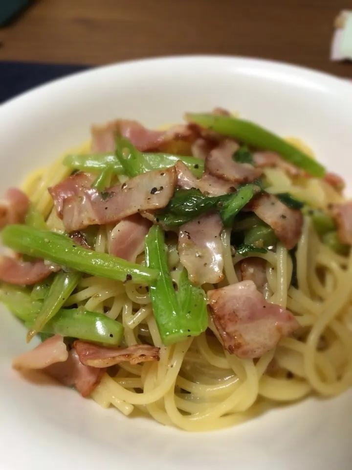 ベーコンとセロリのクリームパスタ|Meiqiさん