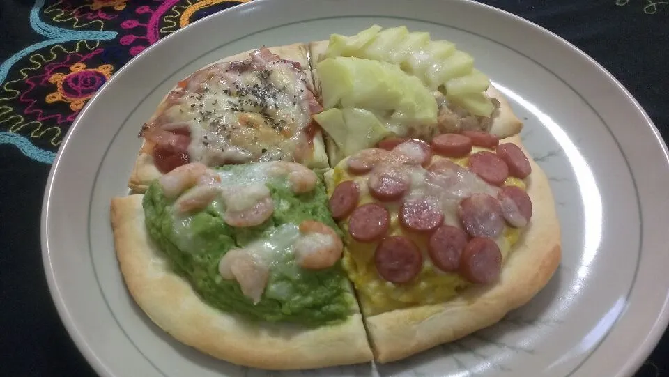 妻のお手製pizzaヾ(*´∀｀*)ﾉ特にアボガドクリームが良かった！|Kenichi Miyamotoさん