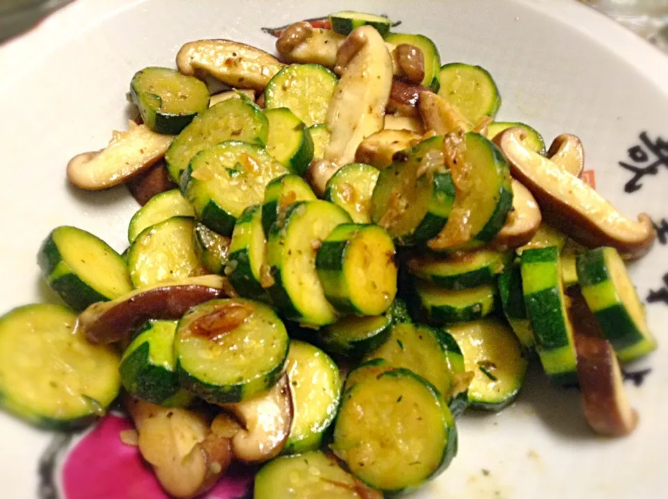 SauTeeD ShiiTakEs & CouRgeTTeS..|GeMzKiTchさん