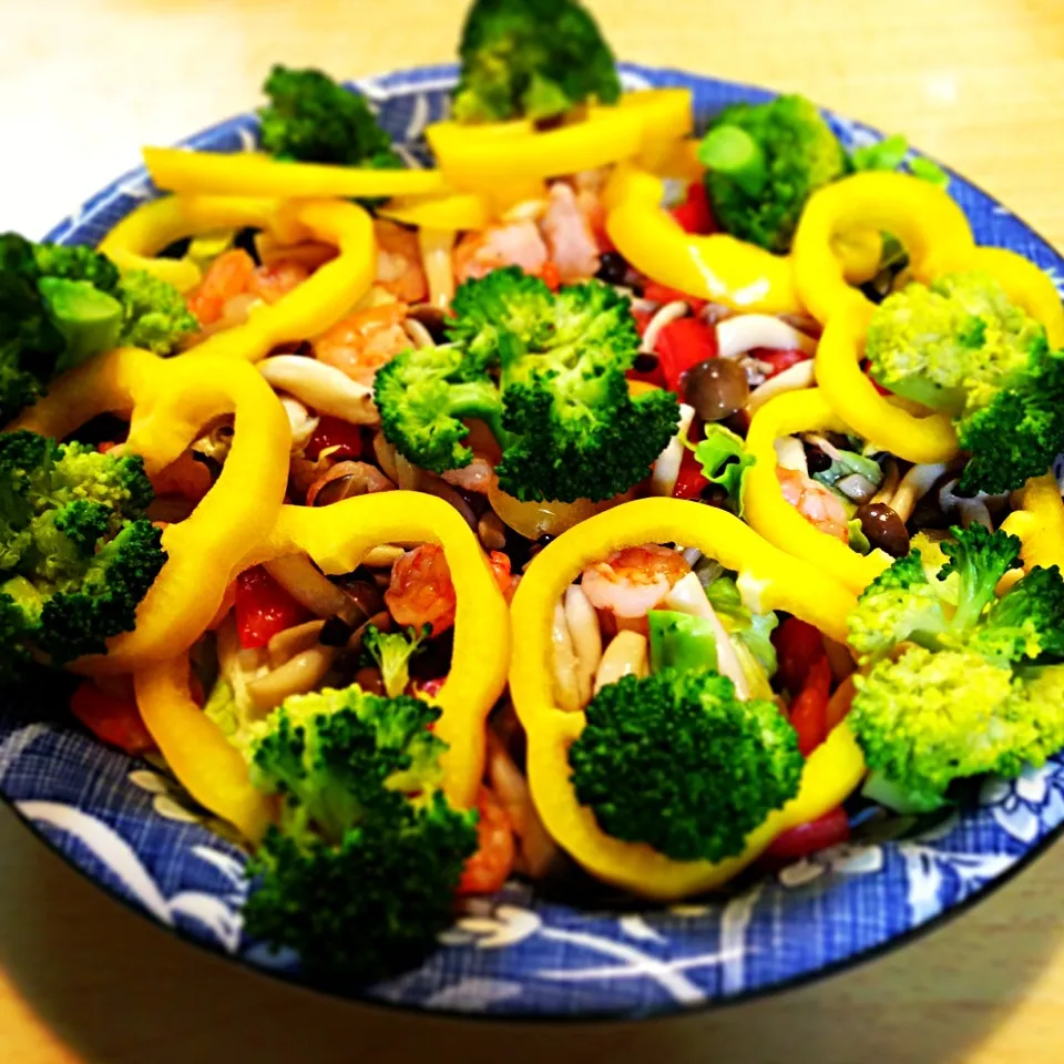 きのことパプリカのサラダ|ぷゆみんさん