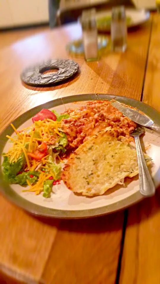 crock pot lasagna turkey salad 5 cheese garlic bread|Anita Jordanさん