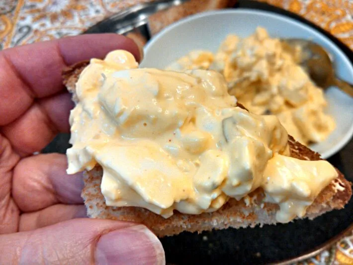 Tangy egg salad on toast|Sashi Steinerさん