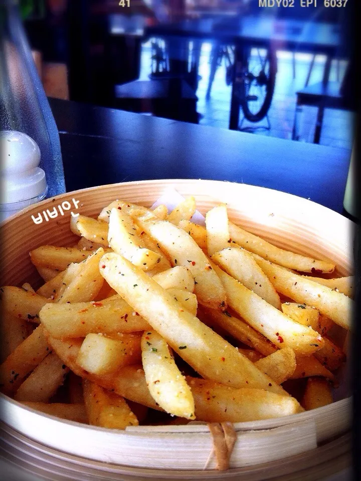 Truffle fries!|Tinky 🍒さん