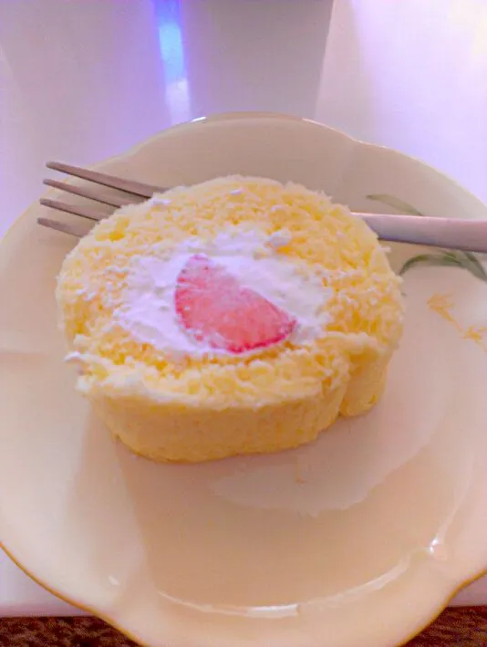 いちごロールケーキ|めぐピコさん