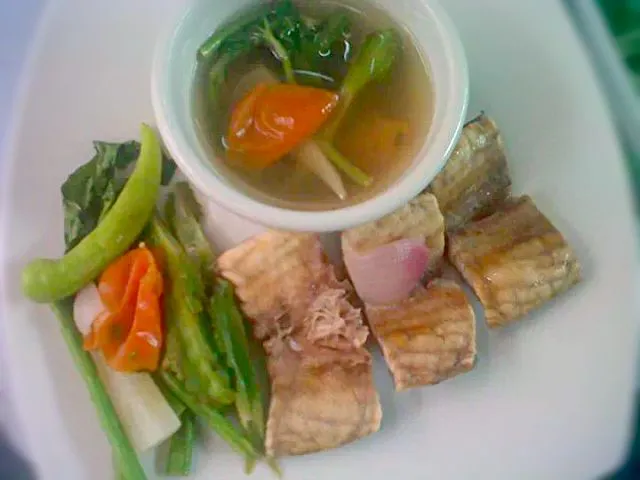 Snapdishの料理写真:Philippine Cuisine: Fish Belly in Tamarind Soup. Better Known as 'Sinagang Na Tanigue' for the Filipino...|Dan Alfred Garcia Madriagaさん