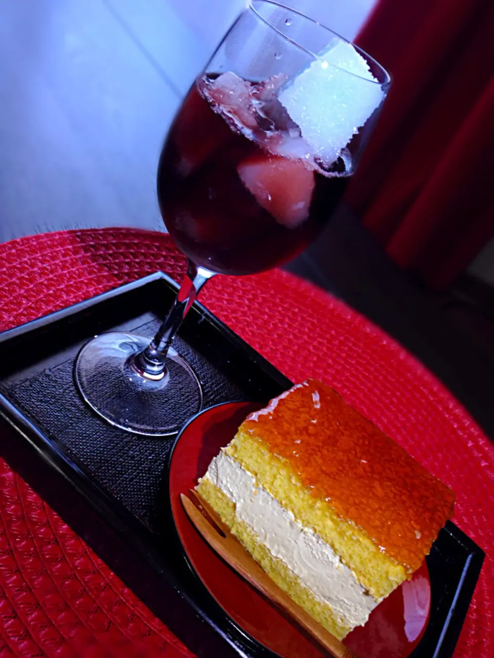 あつし’s BAR No.8🍸ガリソーダレッド+とろ生ケーキプリン|あつしさん