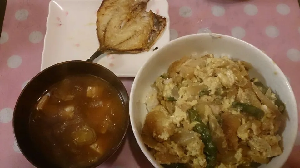 カツ丼、鯵の塩焼き、味噌汁|クラキティさん