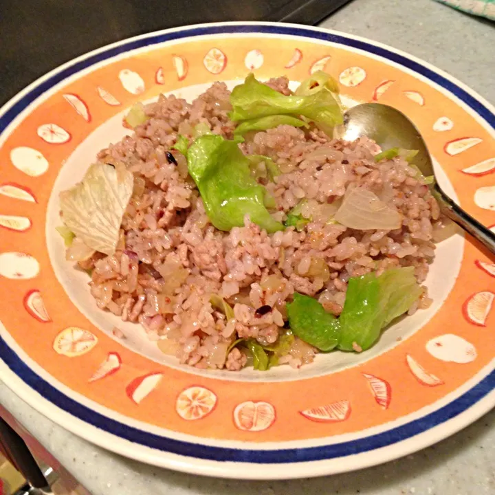 レタスとひき肉のチャーハン|まよべさん