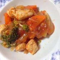 Snapdishの料理写真:野菜たっぷり鶏肉のトマト煮|はらだよりこさん