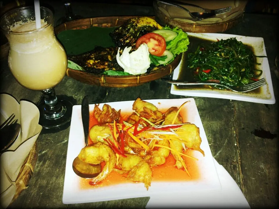 bawal bintang bakar rempah....
udang windu asam manis....
cah kangkung....
lezatos.....|Ocha Chaphyさん