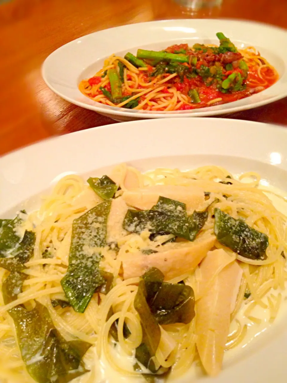 Snapdishの料理写真:筍とわかめのクリームパスタ&菜の花のトマトソースパスタ|舞さん