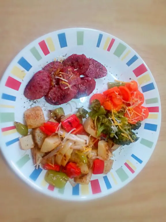 Potatoes with Peppers & Onion, Vegetales and Smoke Kielbasa|Yari Gonzálezさん