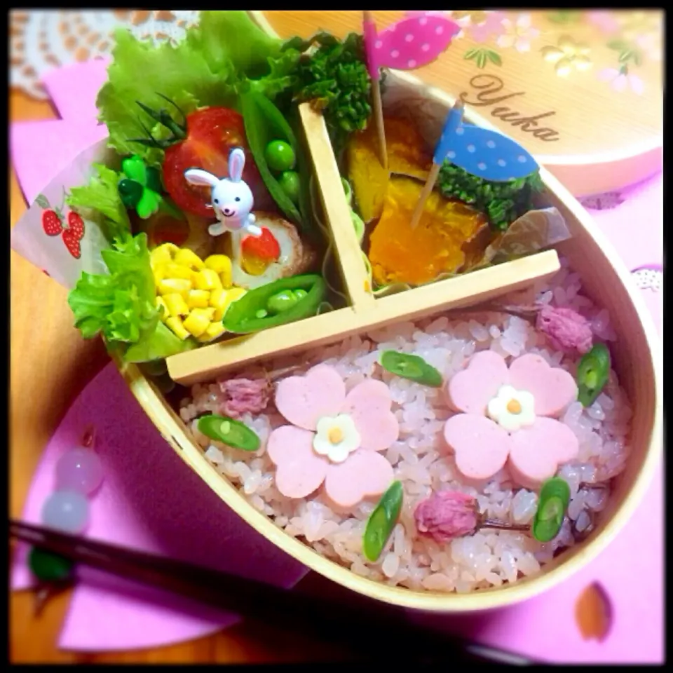 ゆっぴーઈ(◕ั◡◕ั)*ﾟ*♡のお弁当『🌸桜ご飯と桃色クローバー』|kumiさん