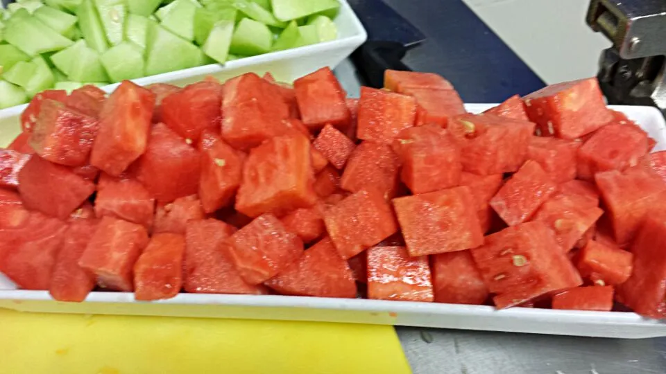 watermelon at her peak of ripeness. .. BEAUTIFUL|Angela Newellさん