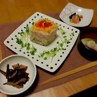 おひなさまお祝い膳♪菱餅型ちらし寿司☆ﾎﾀﾃのお吸い物☆カニカマぬた漬け☆椎茸と昆布煮|さちほさん