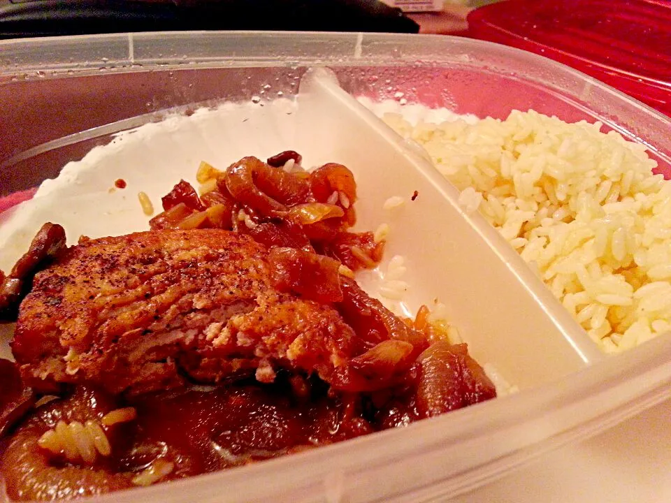 LEFTOVER Turkey Burger with Mushrooms, Onions and Soy Sauce and Rice Pilaf :-)|PoppyAnne Plevrakisさん