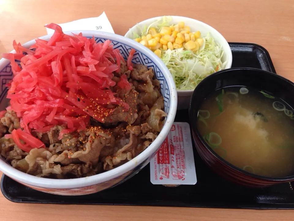 Snapdishの料理写真:吉野家 牛丼(並) Aセット|popzappaさん