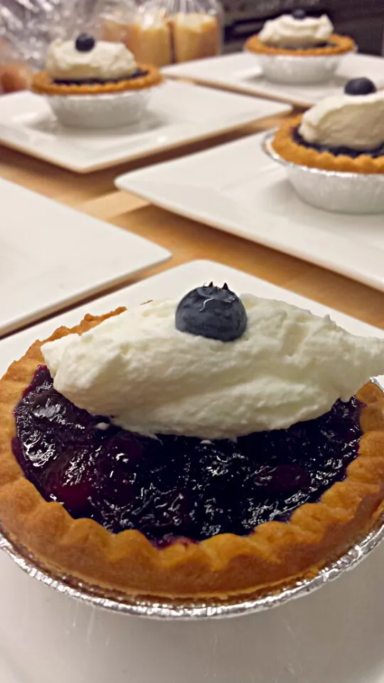 Mini Blueberry Pie|Angela Newellさん