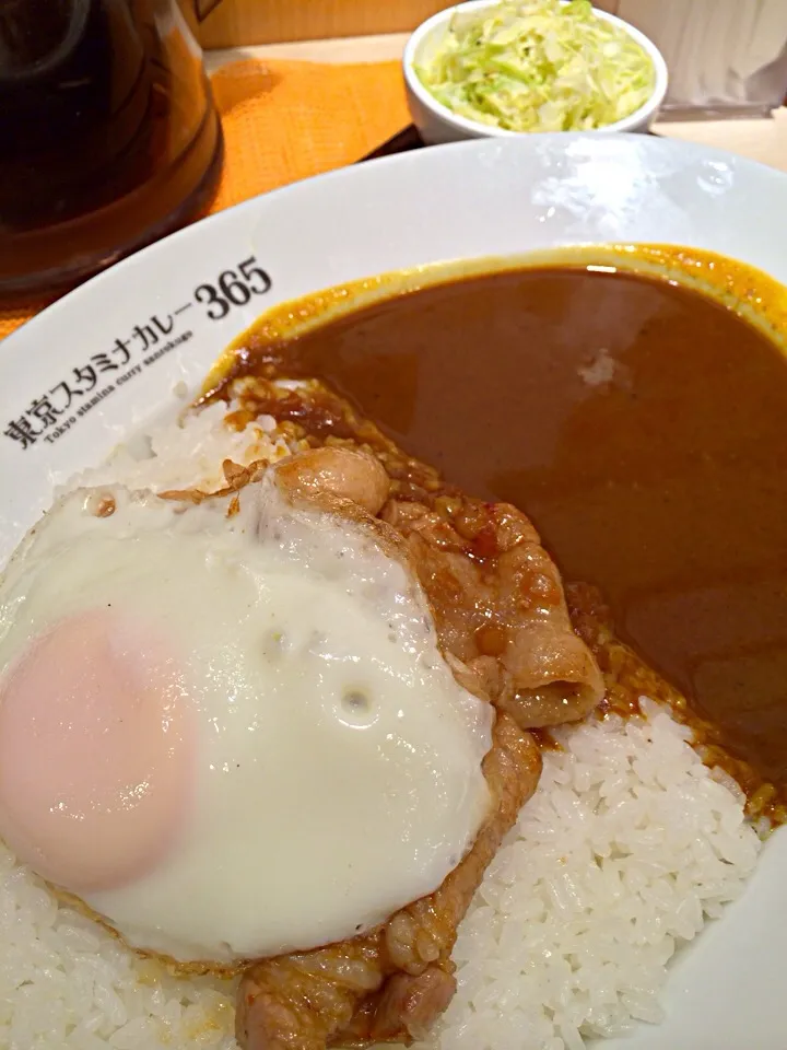 やっと、ランチ。スタミナカレー半額デイは、ラッキー。コールスローと一緒で、¥415でした。^^v|Takashi H.さん