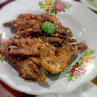 Snapdishの料理写真:traditional food of lombok island indonesia "ayam bakar taliwang"  😚|ayu dyenさん