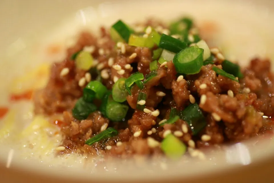 Snapdishの料理写真:ゴマドレッシングを使った担々麺♪|マカロンさん