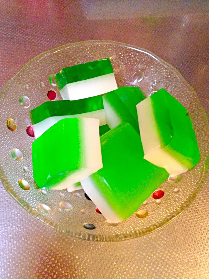 Snapdishの料理写真:Pandan-coconut jelly|Anna Louiseさん