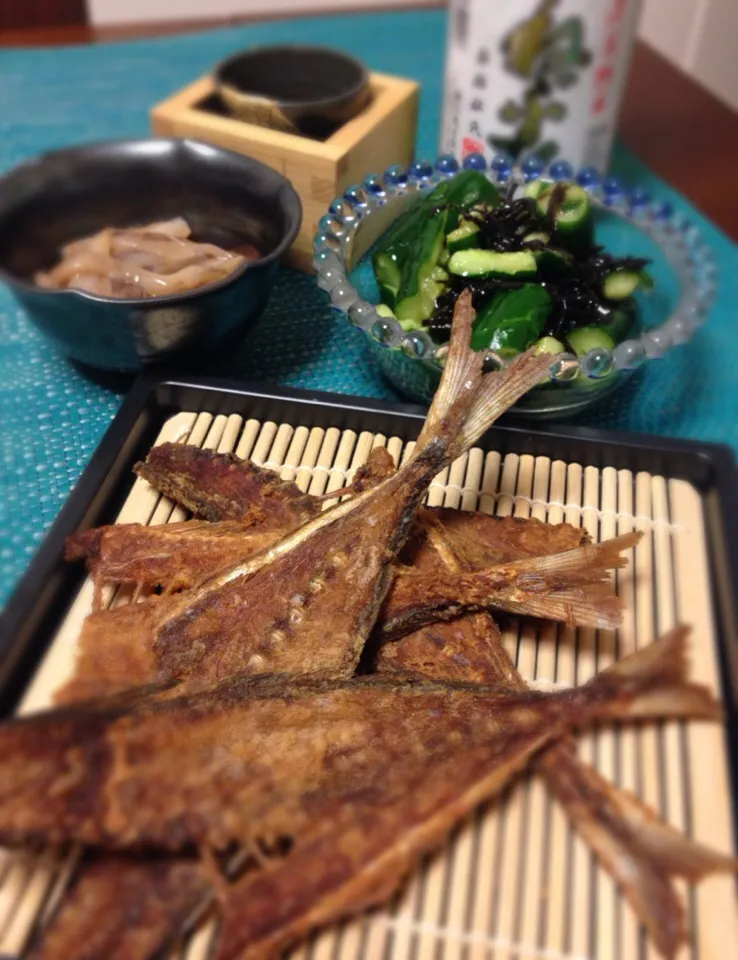 Snapdishの料理写真:晩酌つまみ🍶骨せんべい🍘|チョス ♪さん