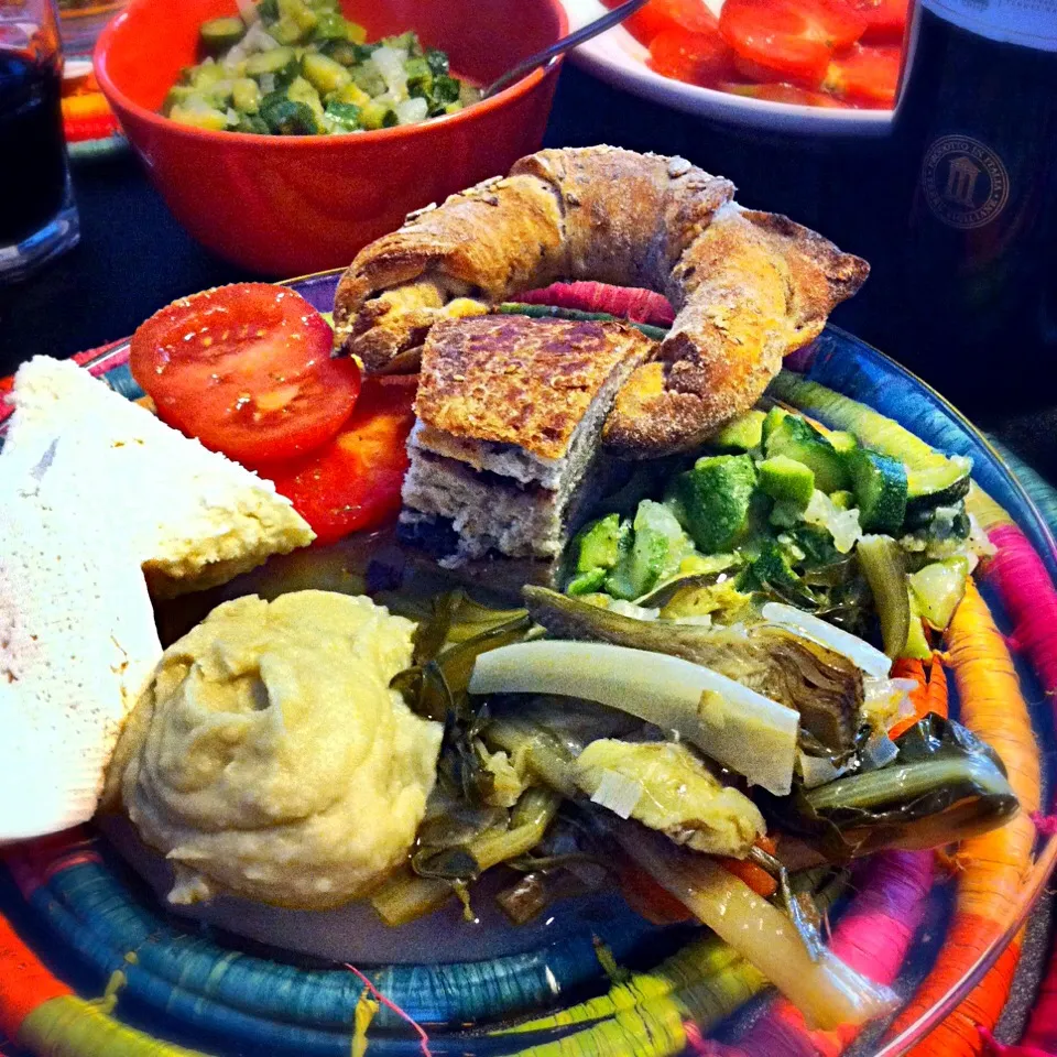 Vegetarian plate with local cheese and local breads|Stefan Labuschagneさん