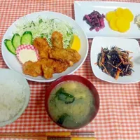 Snapdishの料理写真:カキフライ、ひじきの煮物♪|あさみさん