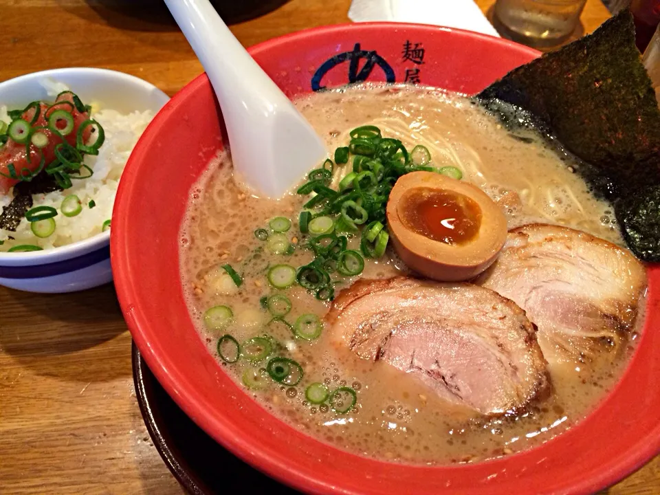 めん虎のこく丸ラーメン|もにもにかさん