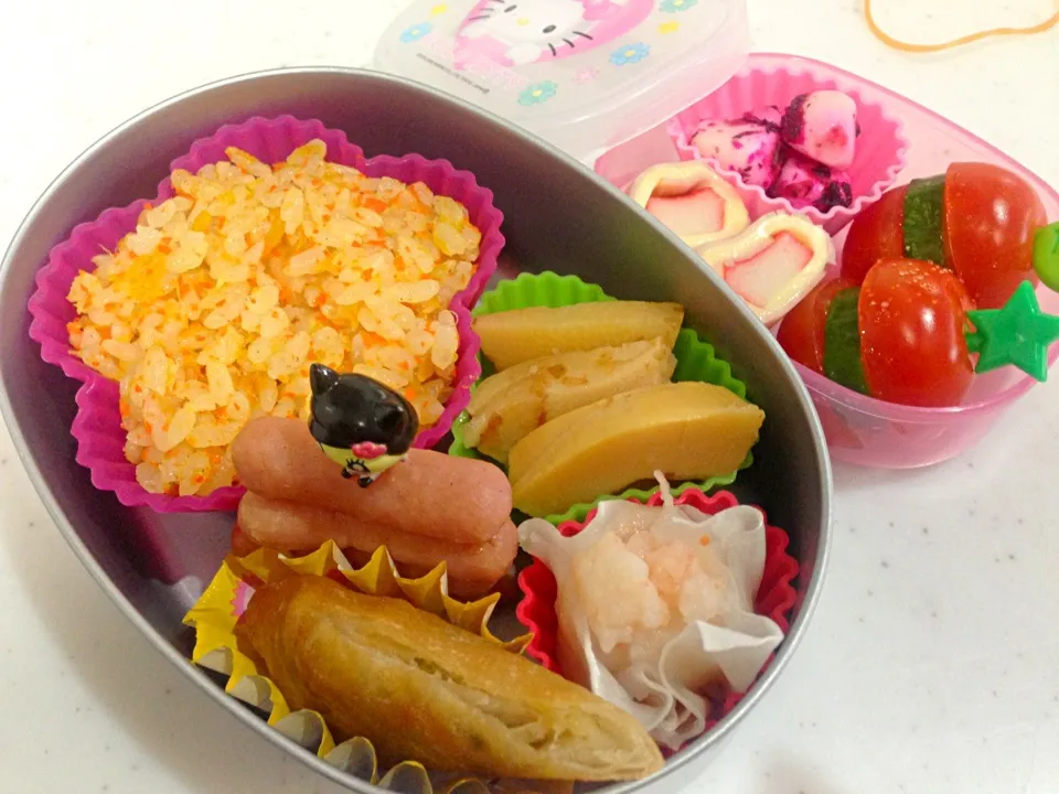 Snapdishの料理写真:幼稚園お弁当♡〜人参ツナご飯|Yuiko Naganumaさん