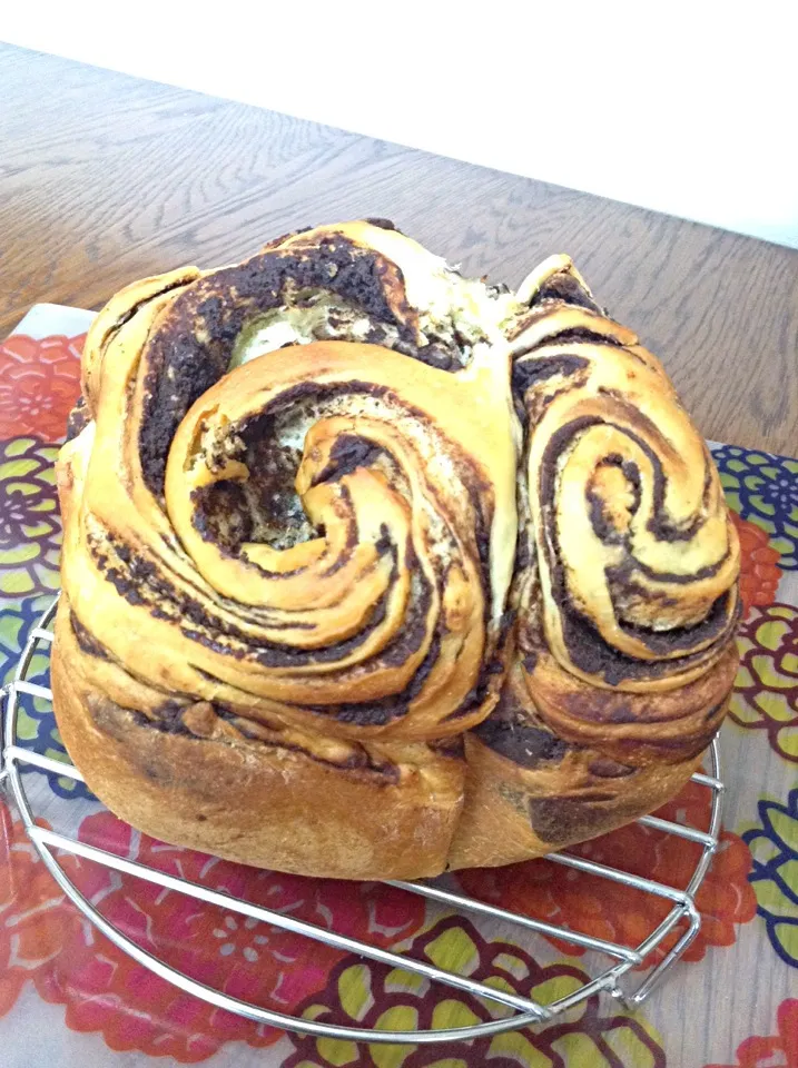 Snapdishの料理写真:初⭐︎マーブルチョコ食パン|Nakanishi  Shihokoさん