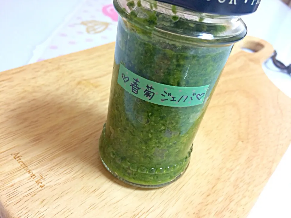 Snapdishの料理写真:tamaさんの料理 tama家の春菊のジェノバソース風＊いりごま入り|ayumiさん