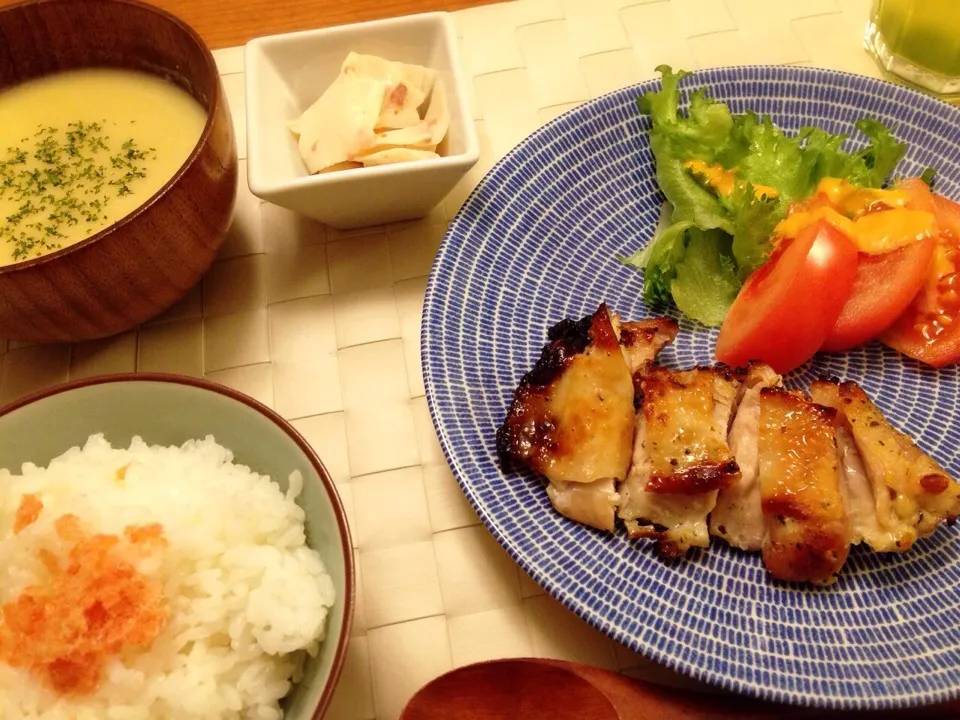 Snapdishの料理写真:昨日の夕飯   チキン塩麹焼き コーンポタージュ  大根の梅マヨ和え|ikukoさん