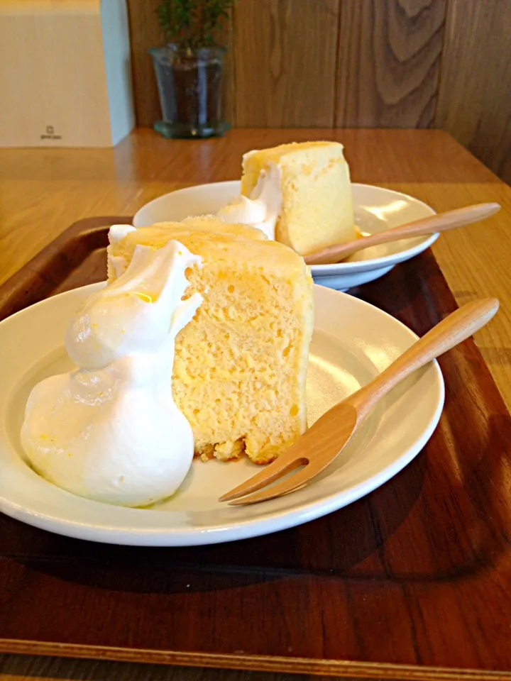 Snapdishの料理写真:くららさんの料理 ＊レモンシフォン🍋|hiromiさん