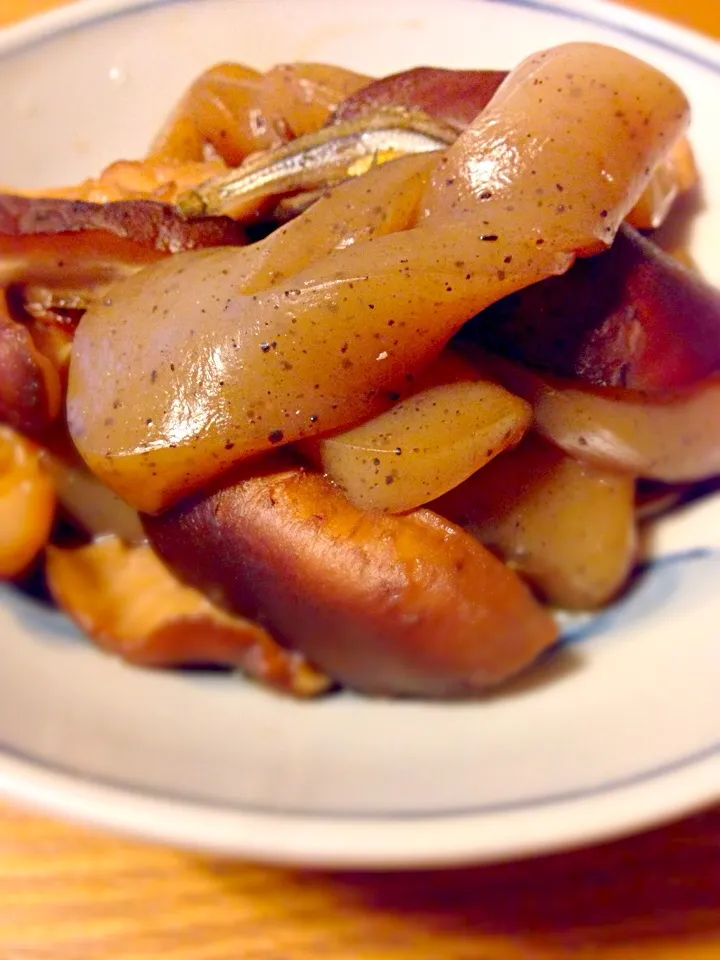 こんにゃくと椎茸の煮物|さくたえさん